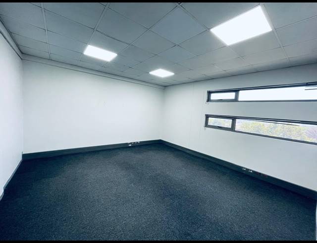 225M² OFFICE TO LET IN MIDRIDGE PARK